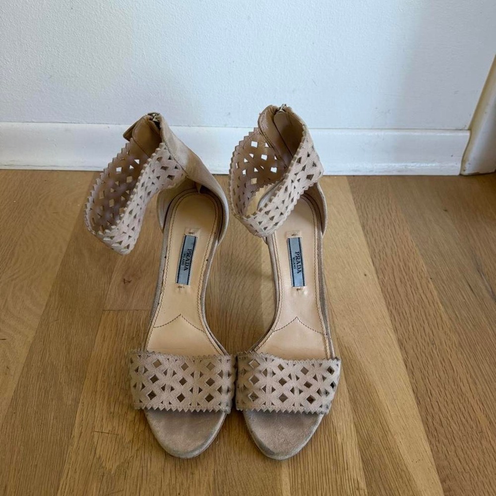 Prada Tan Leather Cut-Out Diamond Pattern Ankle Strap Sandals Heels 37.5 - Picture 2 of 6